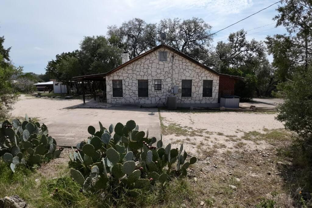 Laurel Canyon - Frio River Haven Villa Concan Exterior photo